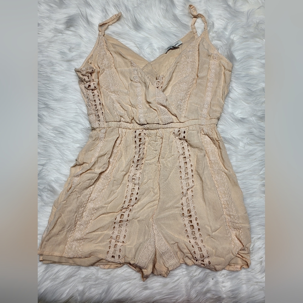 Woman's American Eagle romper, peach, XS